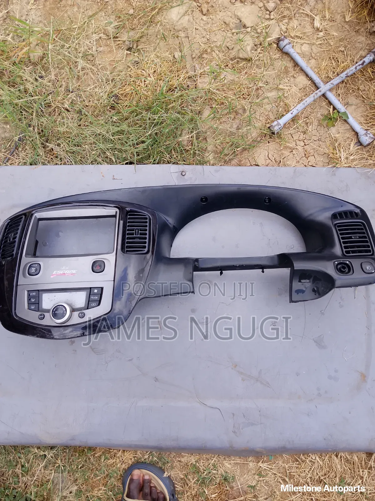 Ford Escape Radio Console