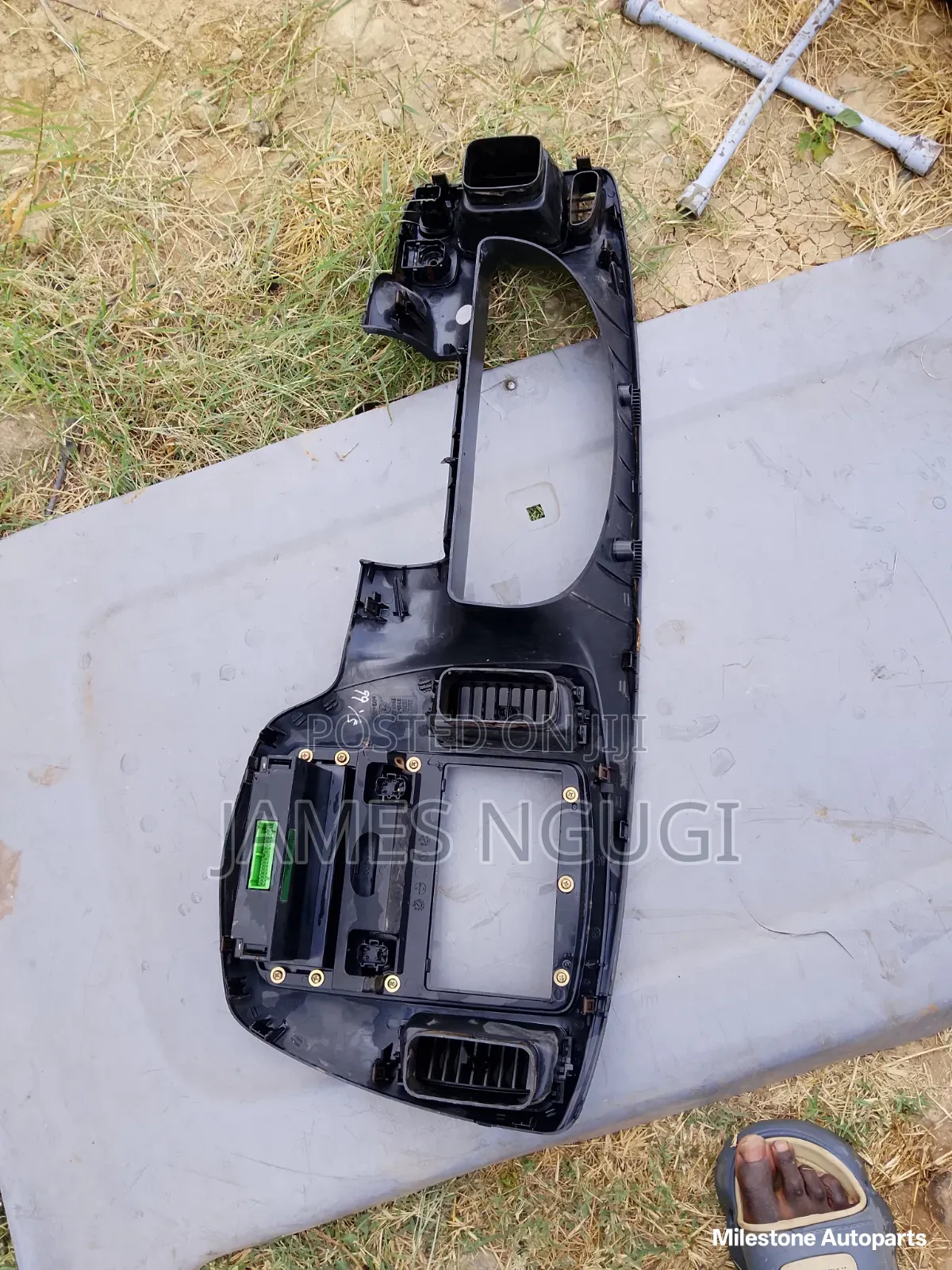 Ford Escape Radio Console