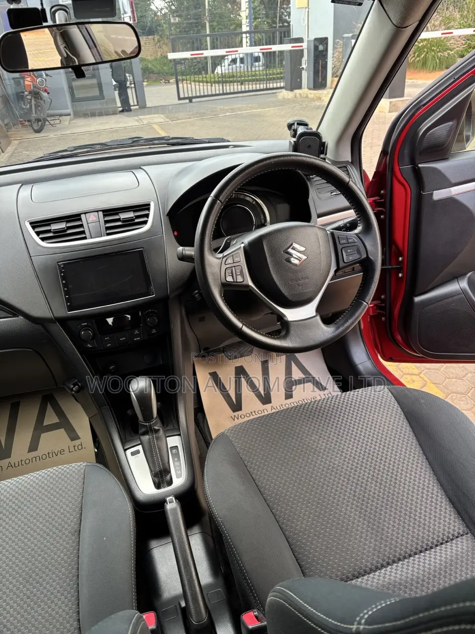 Suzuki Swift 2016 Red
