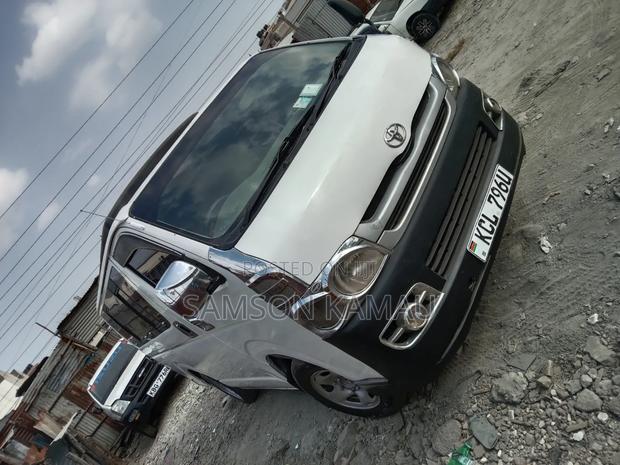 Toyota HiAce 2010 White