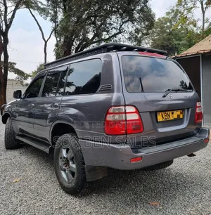 Toyota Land Cruiser HDJ 100 2003 Gray