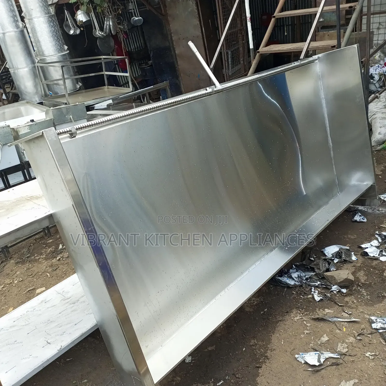 Commercial Wall-Mounted Public Restroom Fixture