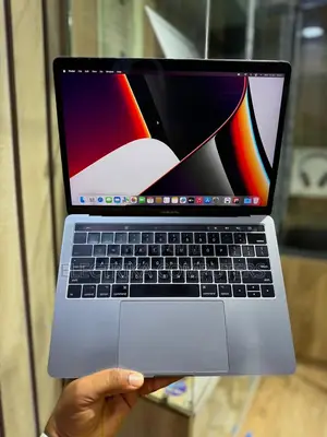 Laptop Apple MacBook Pro 2017 8GB Intel Core i7 SSD 256GB