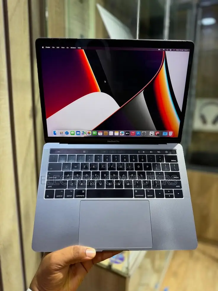 Laptop Apple MacBook Pro 2017 8GB Intel Core i7 SSD 256GB