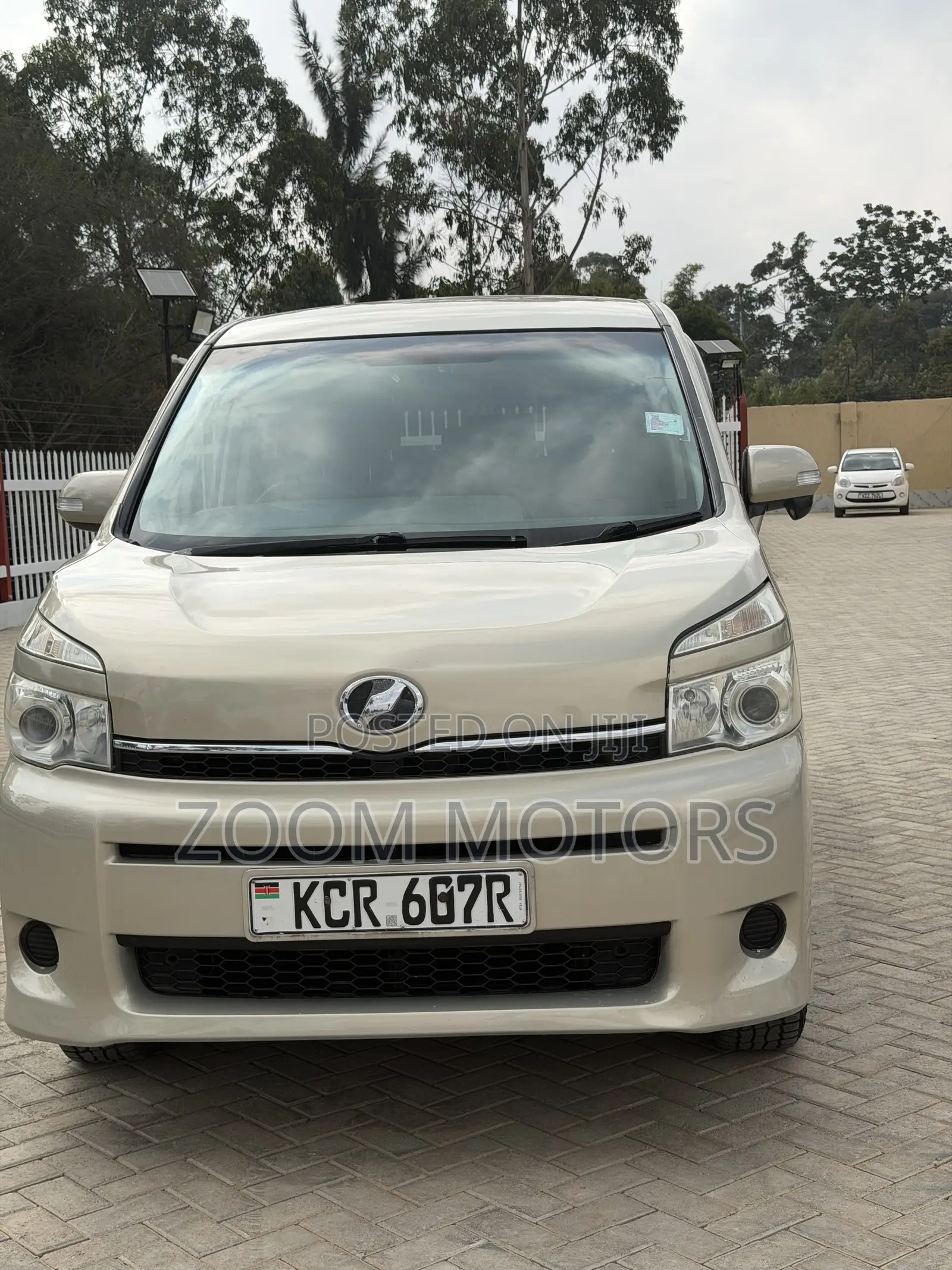 Toyota Voxy V 2WD 8-Seater 2012 Beige