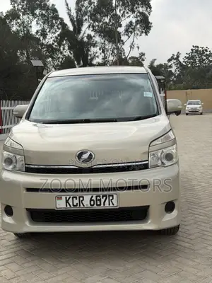 Toyota Voxy V 2WD 8-Seater 2012 Beige