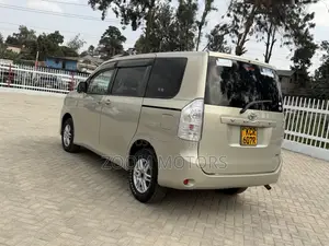 Toyota Voxy V 2WD 8-Seater 2012 Beige