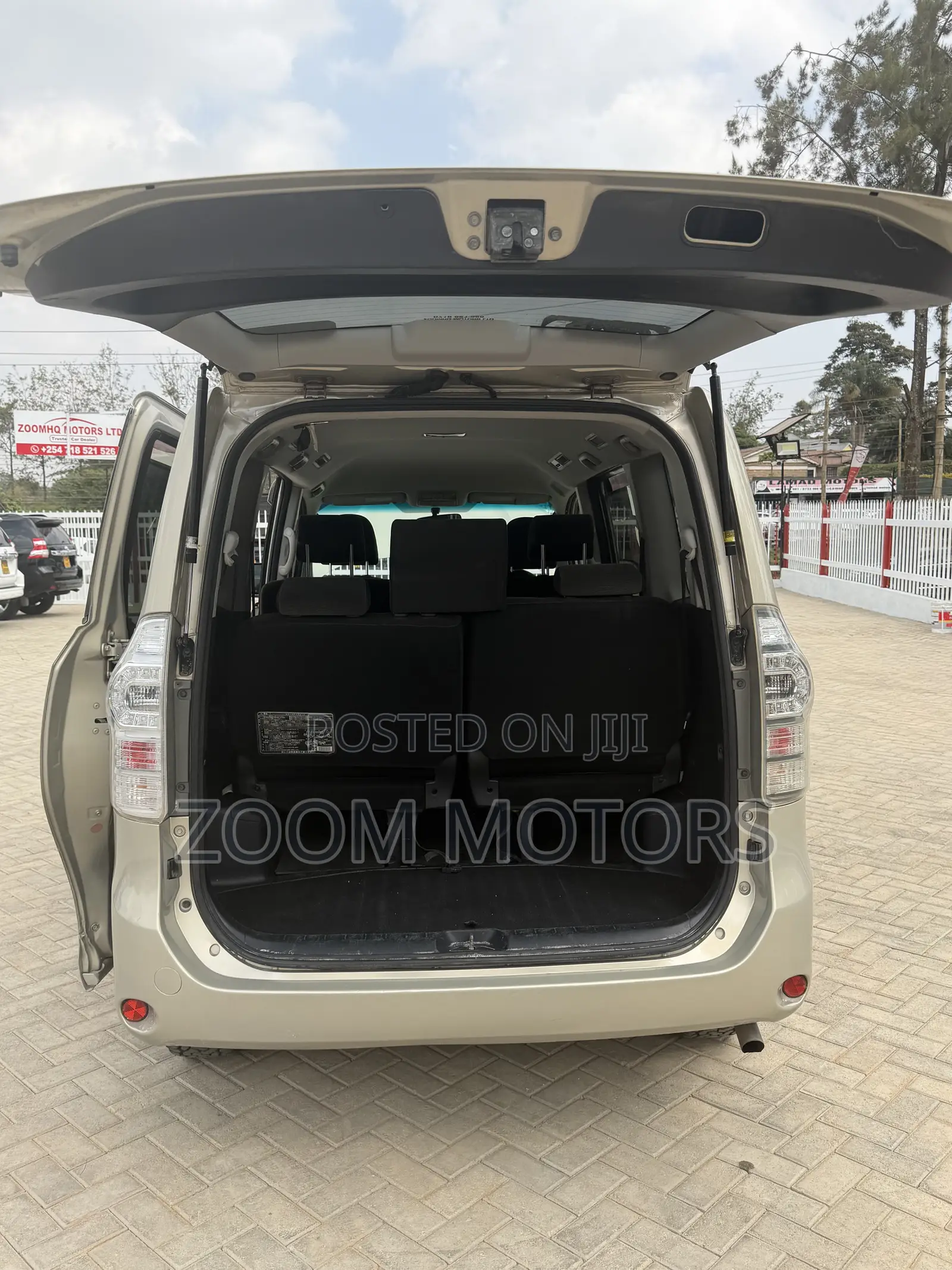 Toyota Voxy V 2WD 8-Seater 2012 Beige