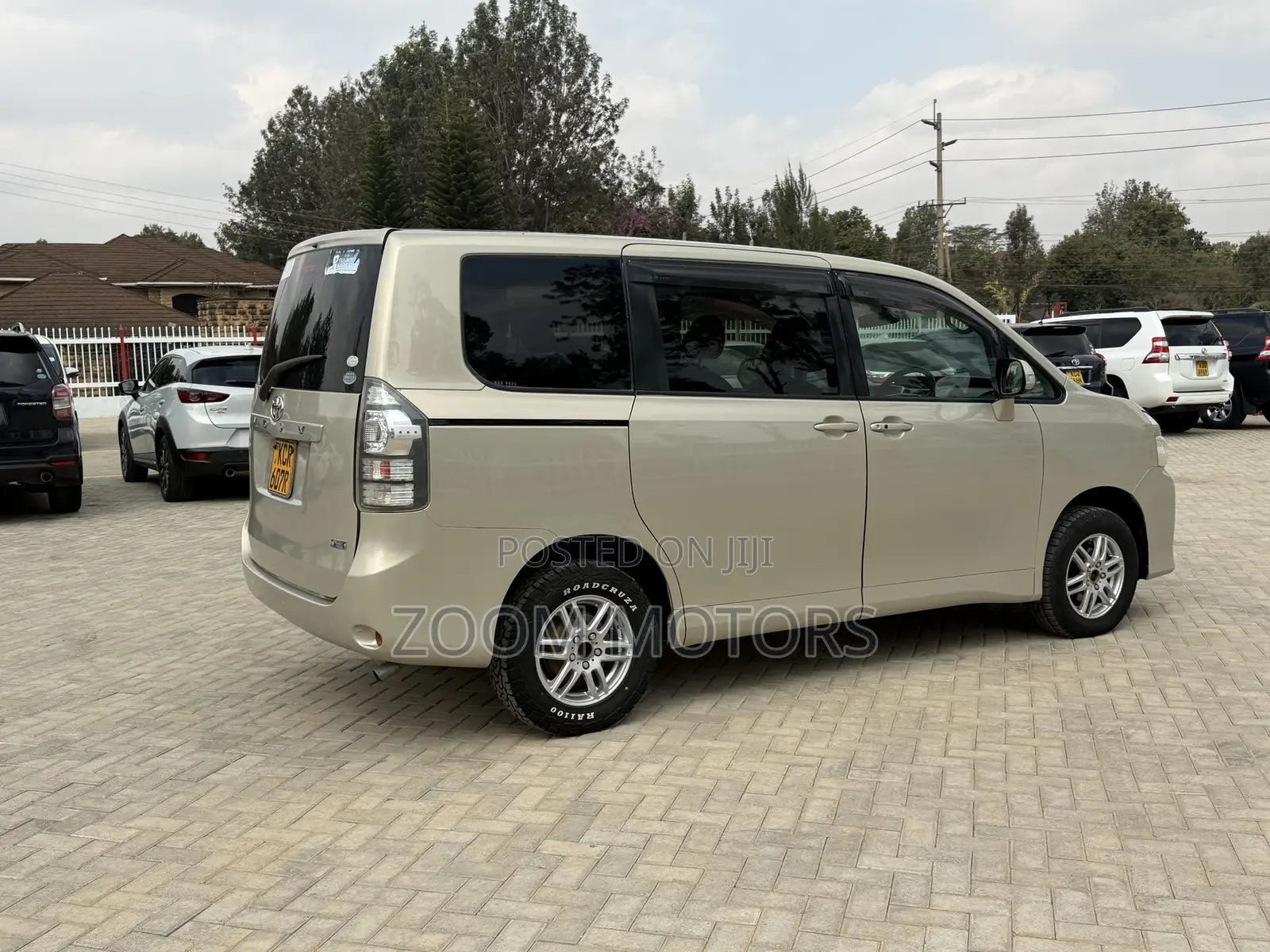 Toyota Voxy V 2WD 8-Seater 2012 Beige
