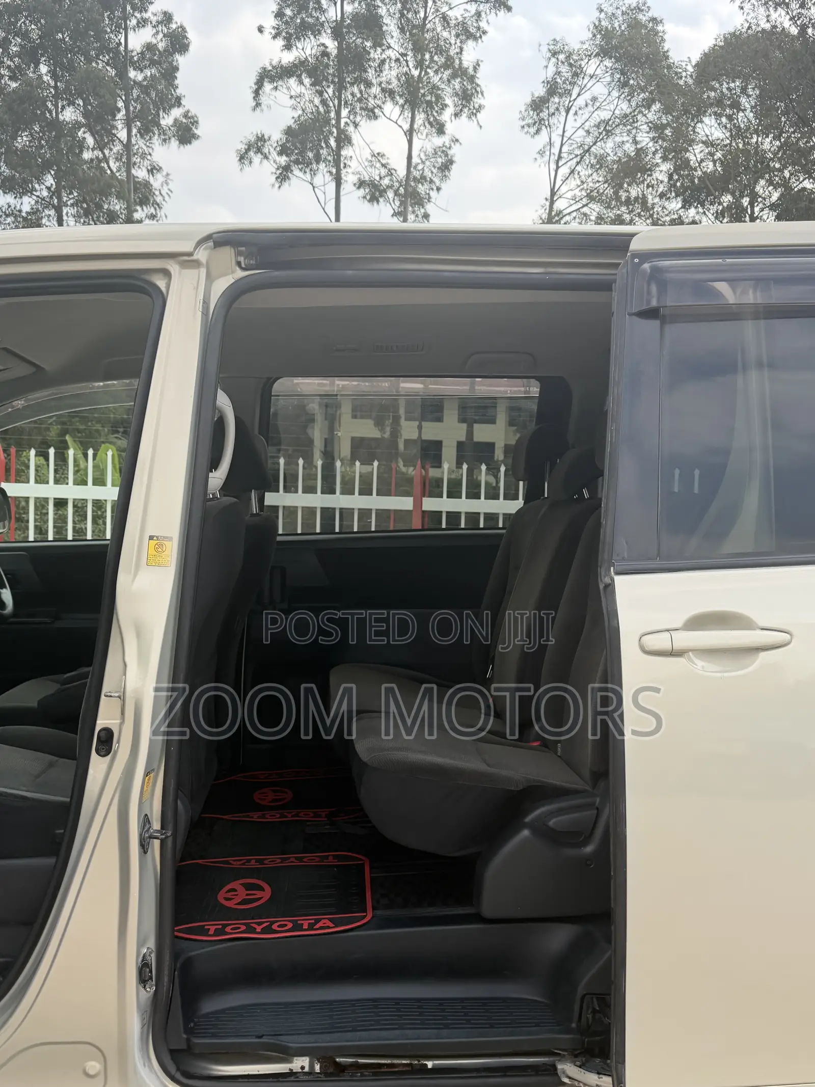 Toyota Voxy V 2WD 8-Seater 2012 Beige