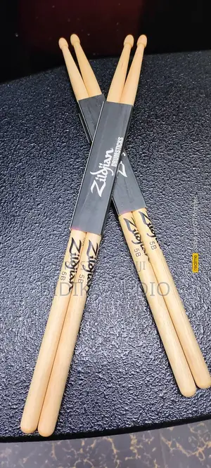 Zildjian 5B Natural Wood Tip Drum Sticks