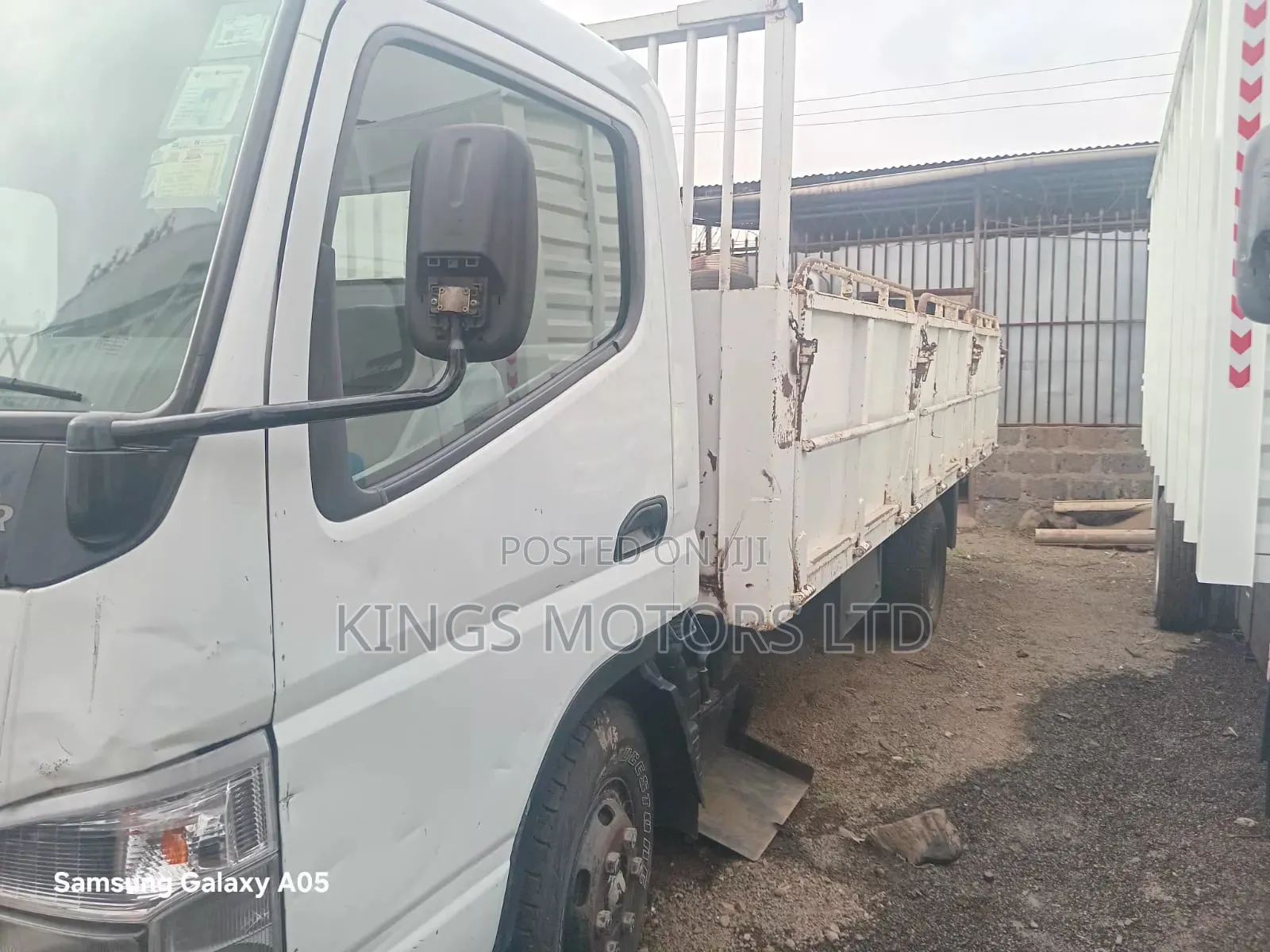 Mitsubishi Canter Fe85 Yom 2011 Negotiable