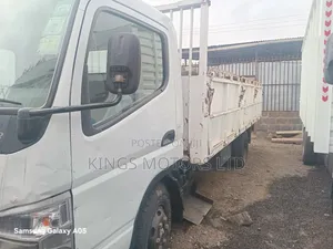 Mitsubishi Canter Fe85 Yom 2011 Negotiable