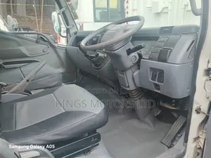 Mitsubishi Canter Fe85 Yom 2011 Negotiable