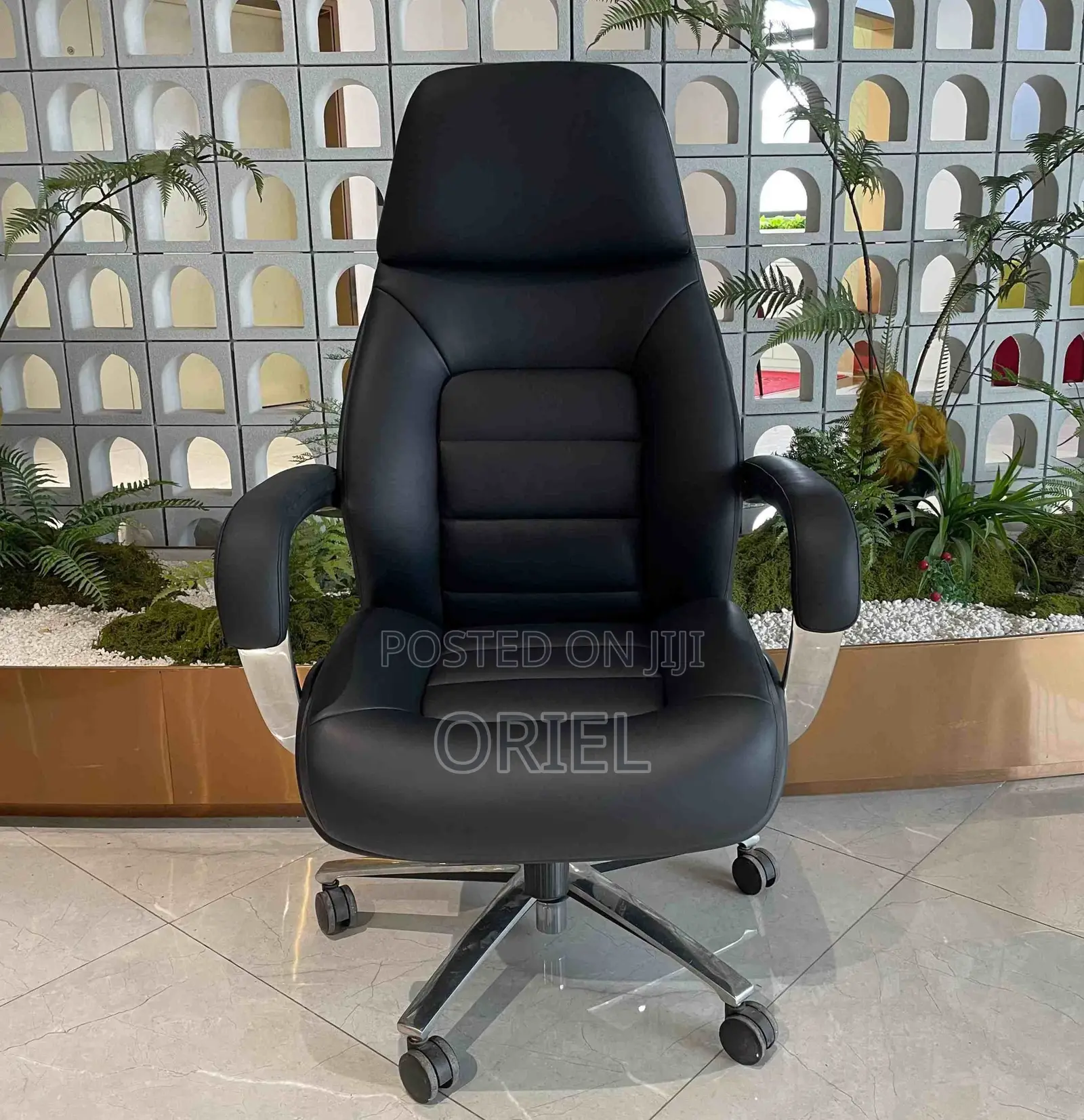 Office Chair : Modern Executive Office Black Leather Padded Chair