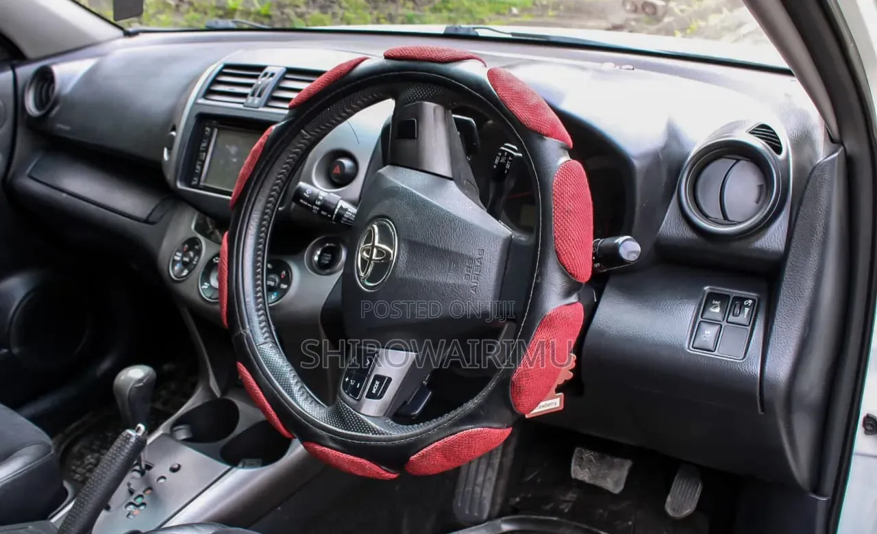 Toyota Vanguard 2013 Off white