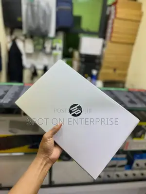 Laptop HP ProBook 450 G8 16GB Intel Core i5 SSHD (Hybrid) 512GB