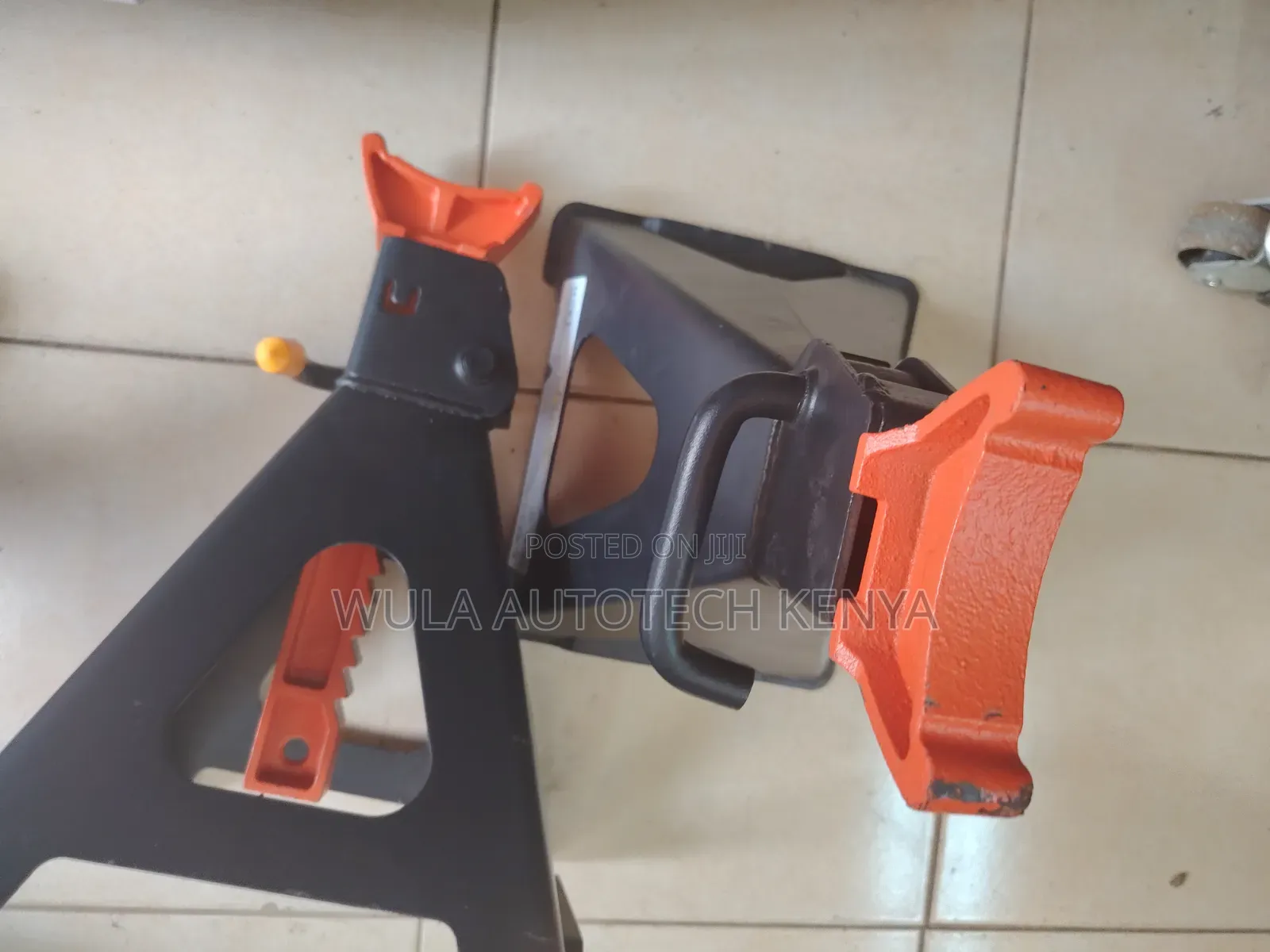 Mechanical Locking System Vehicles Safety Stands Sunshine
