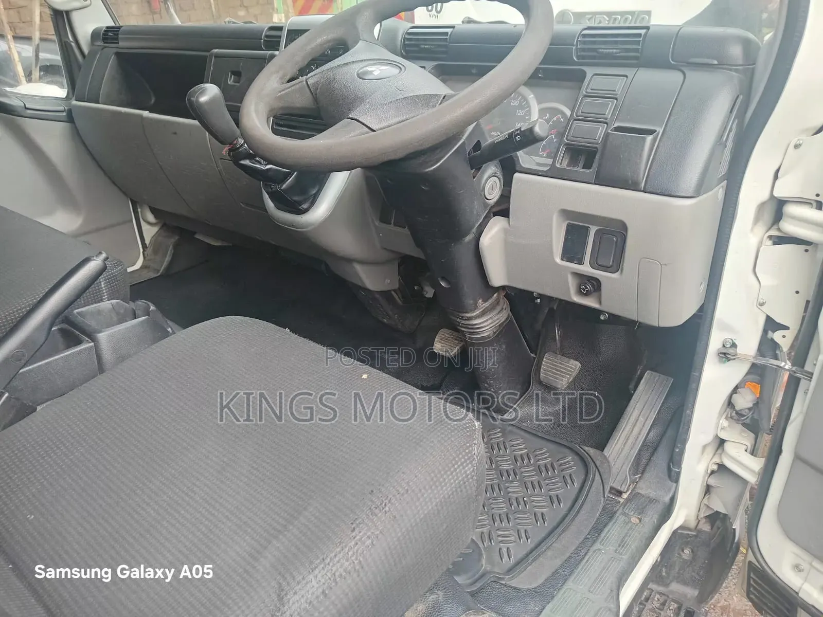 Mitsubishi Canter Hd Fe85 Yom 2022 Negotiable