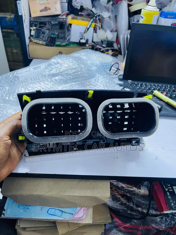 2013 Vanguard Centre Dashboard Vents - thumbnail 2