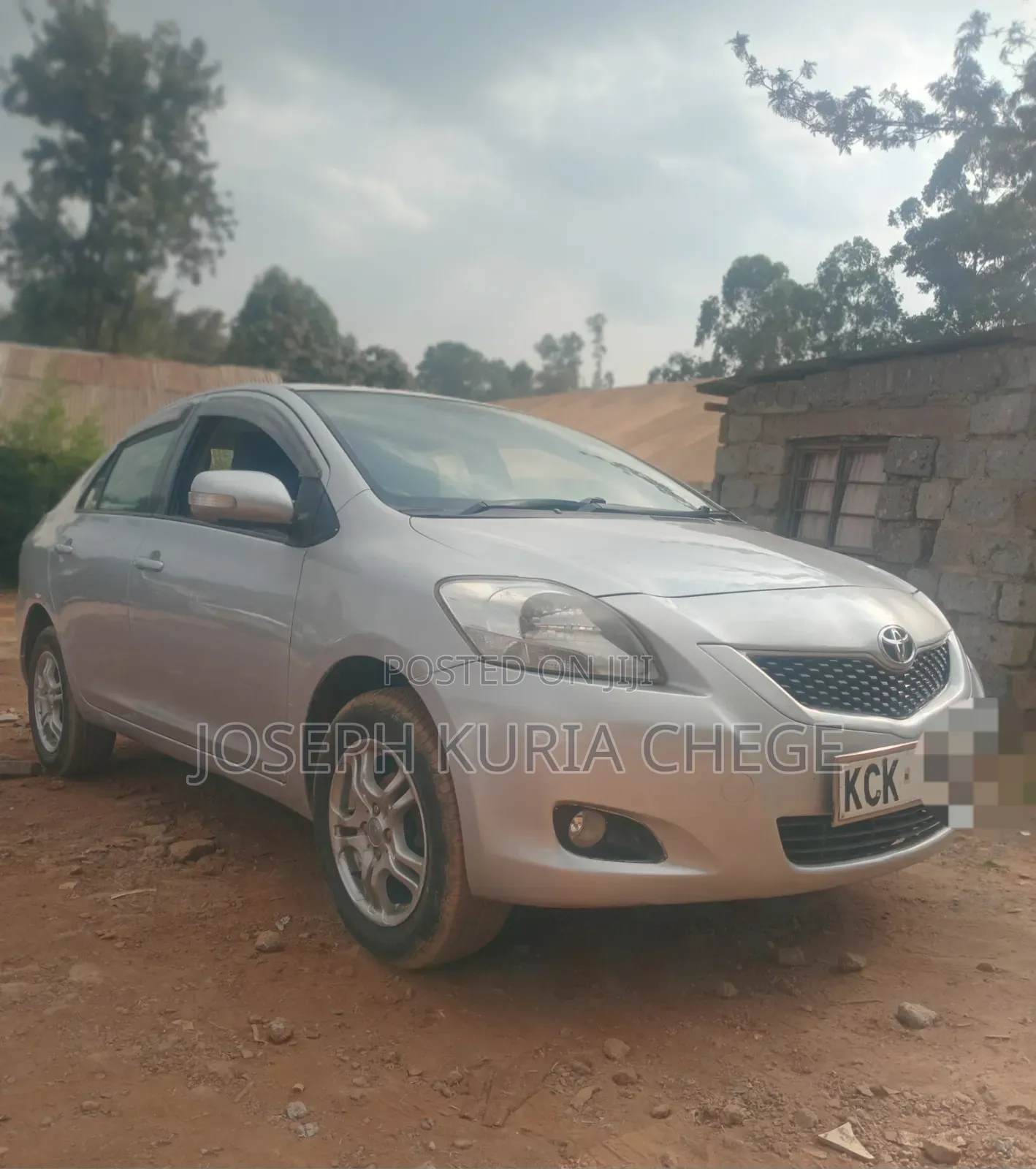 Toyota Belta 2010 Silver