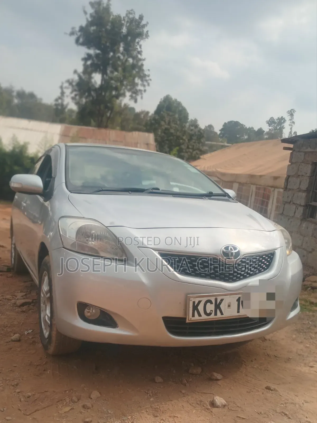 Toyota Belta 2010 Silver