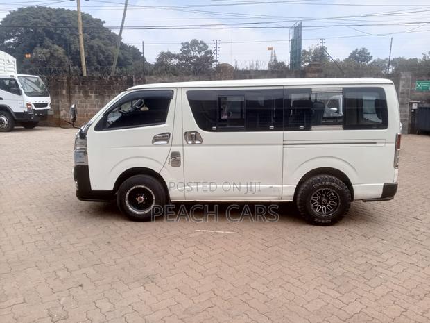 Toyota HiAce 2012 White - thumbnail 2