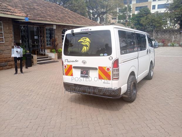 Toyota HiAce 2012 White - thumbnail 7
