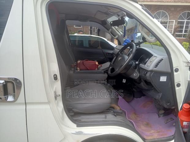 Toyota HiAce 2012 White - thumbnail 9