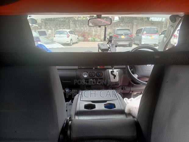 Toyota HiAce 2012 White - thumbnail 11