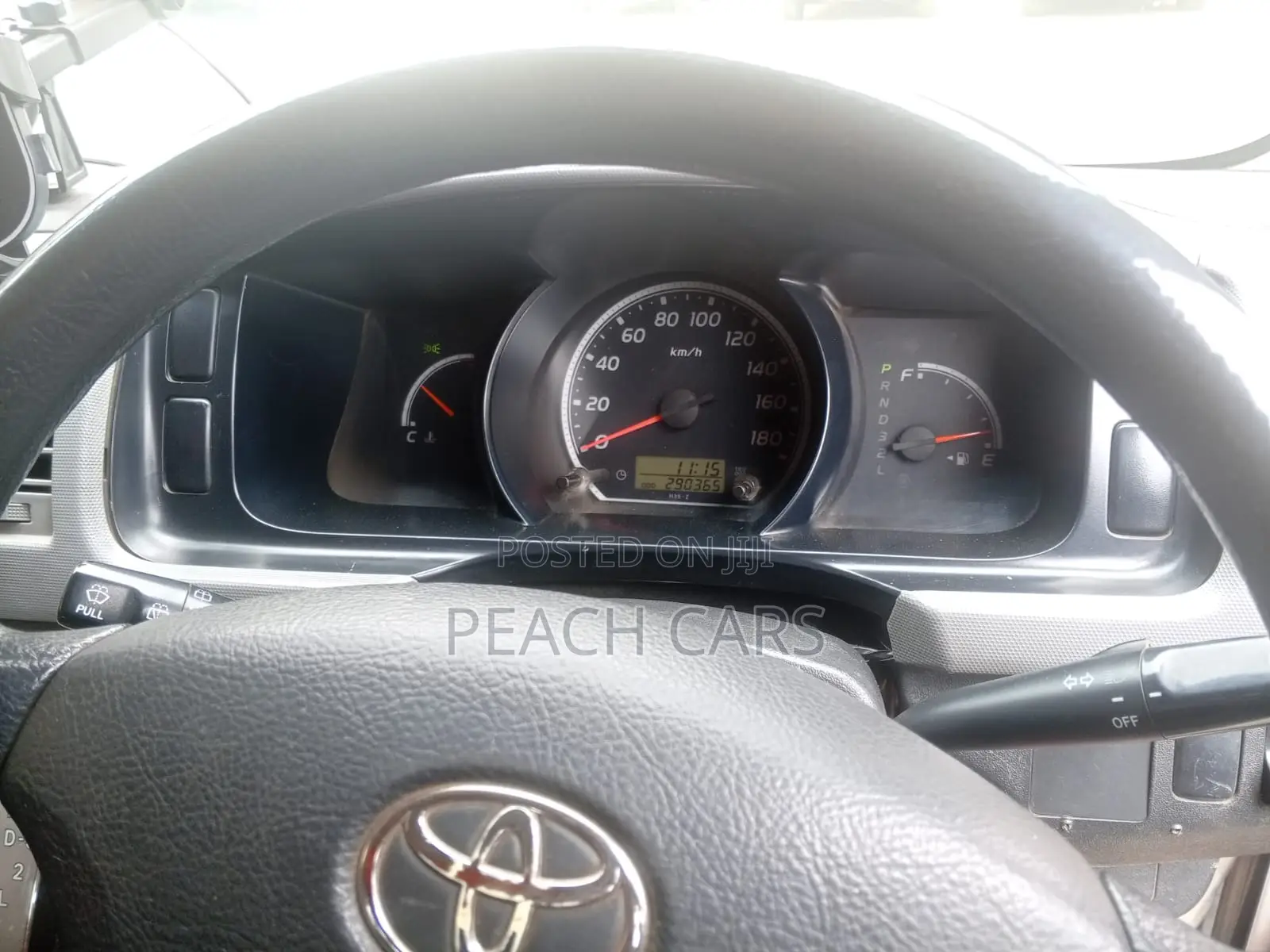 Toyota HiAce 2012 White