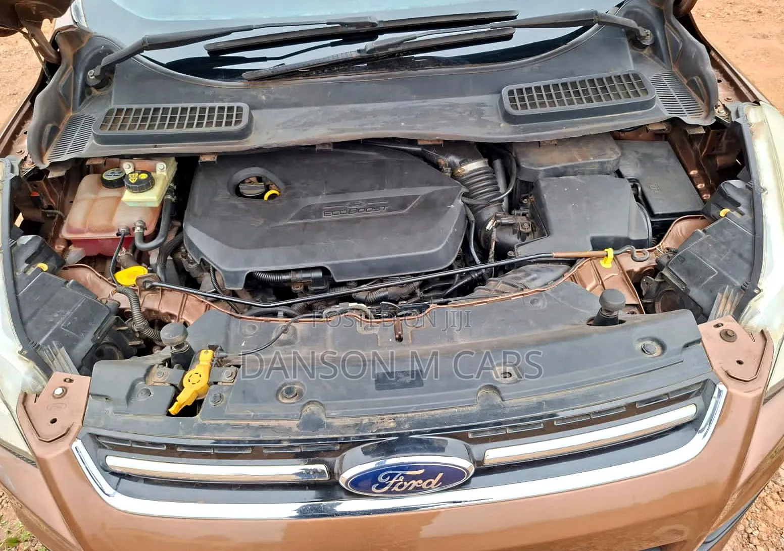 Ford Kuga 2013 Gold