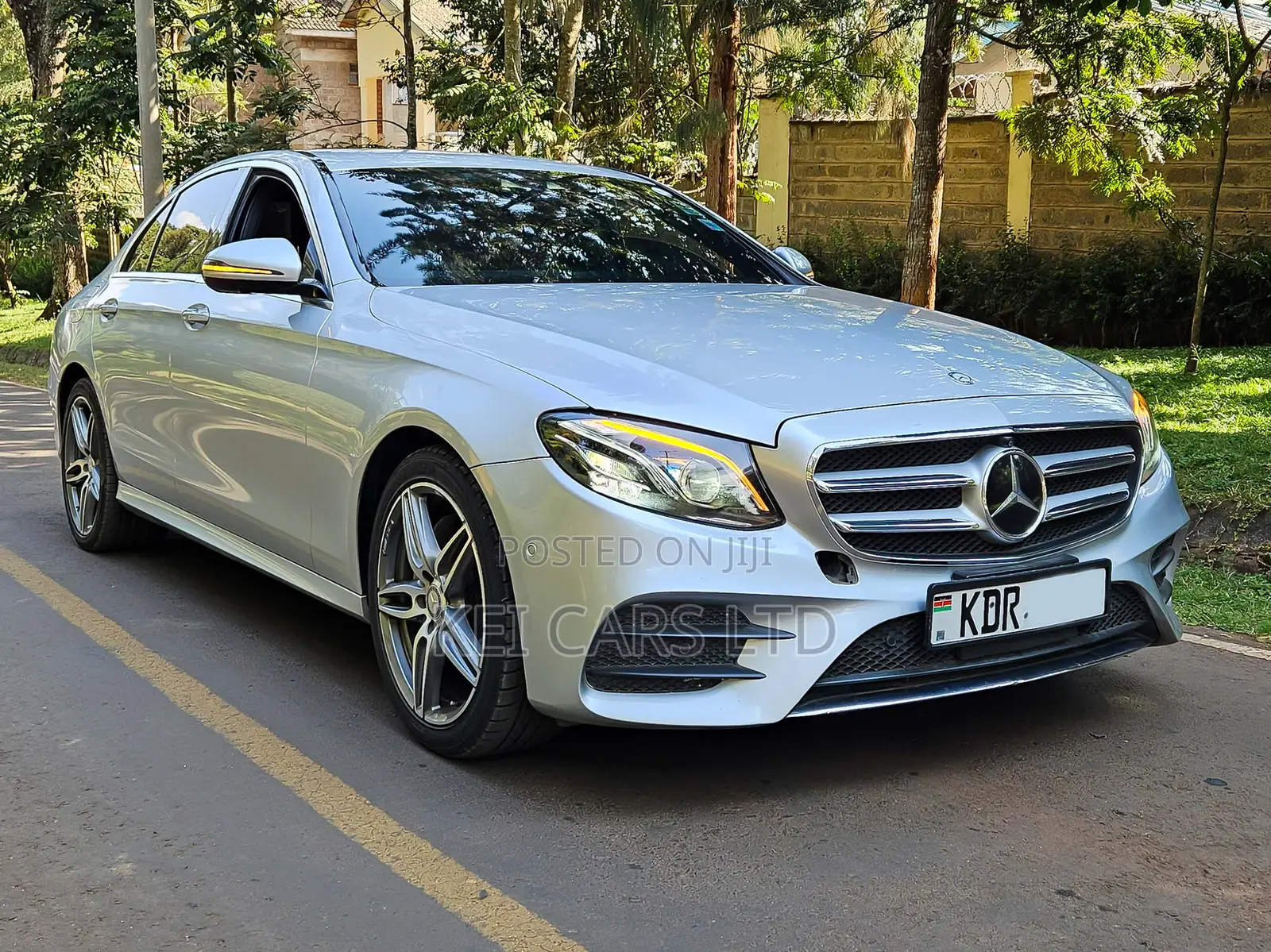 Mercedes-Benz E200 2017 Silver