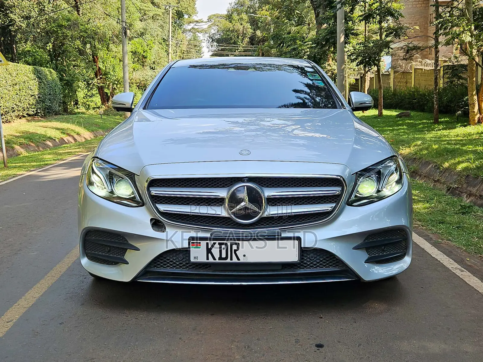 Mercedes-Benz E200 2017 Silver