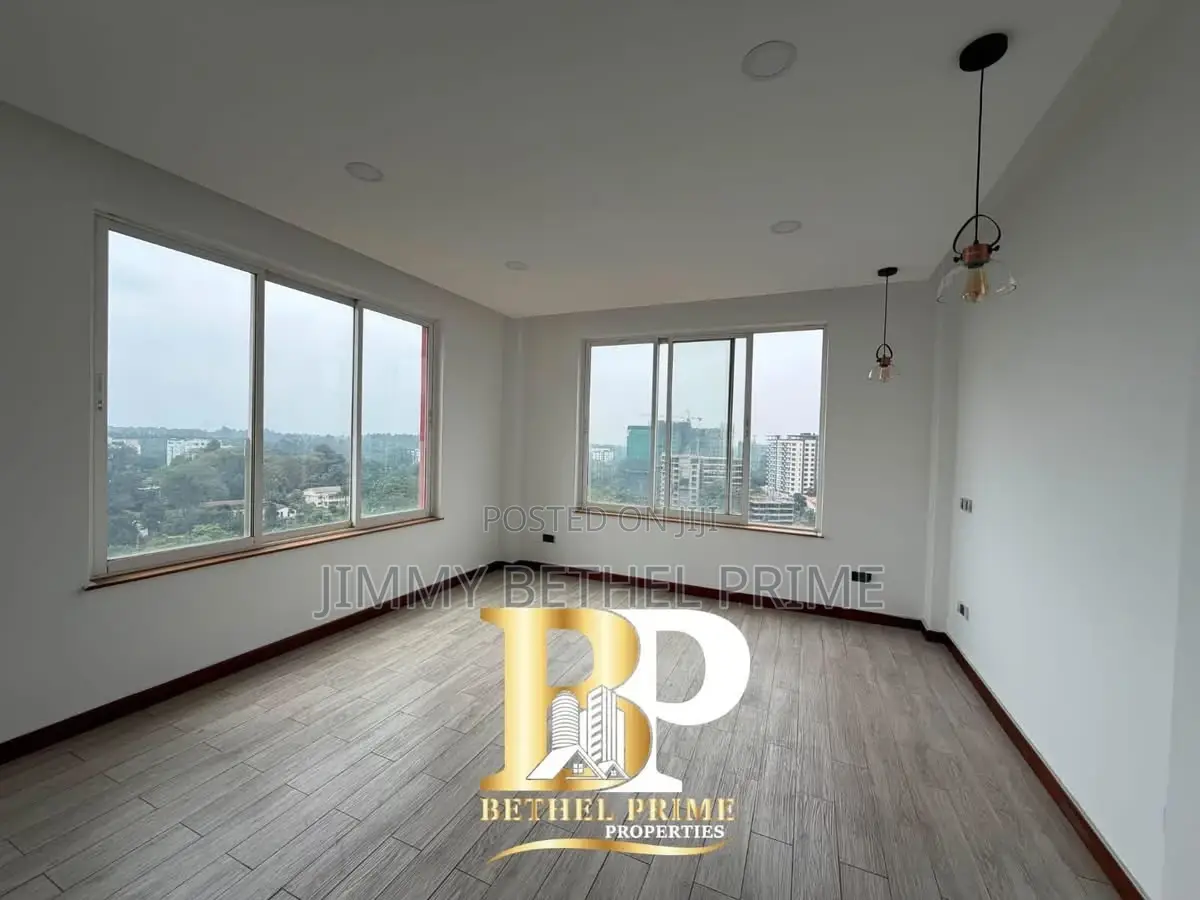 5bdrm Duplex in Spring Valley for rent