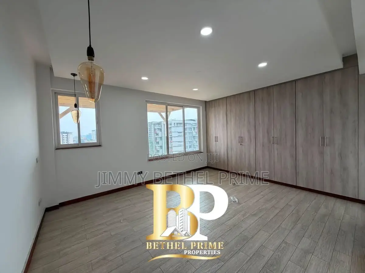 5bdrm Duplex in Spring Valley for rent