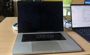 Laptop Apple MacBook Pro 2021 M1 16GB Apple M1 Pro SSD 512GB