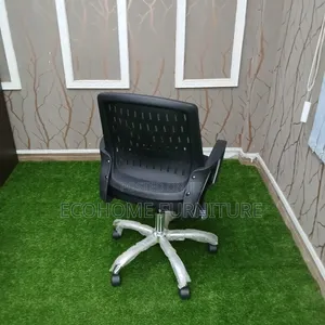 Office Chair. Mid-Back Mesh Office Chair