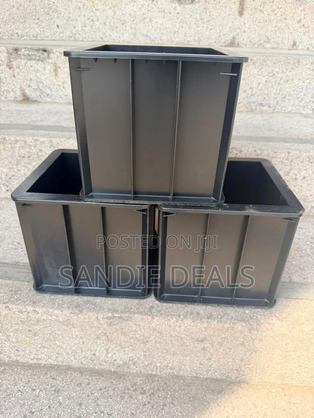 Plastic Concrete Test Cube Moulds