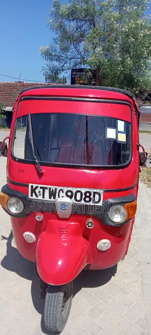 Piaggio Scooter 2021 Red
