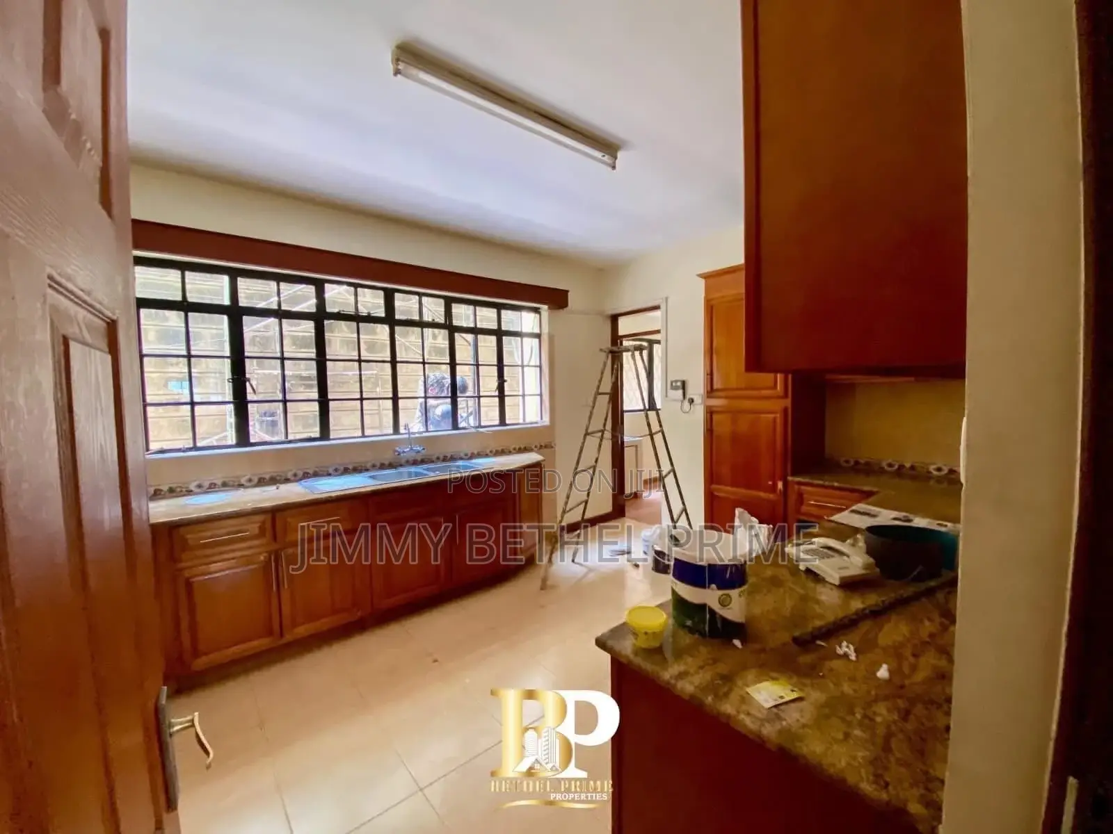 3bdrm Apartment in Spring Valley for sale
