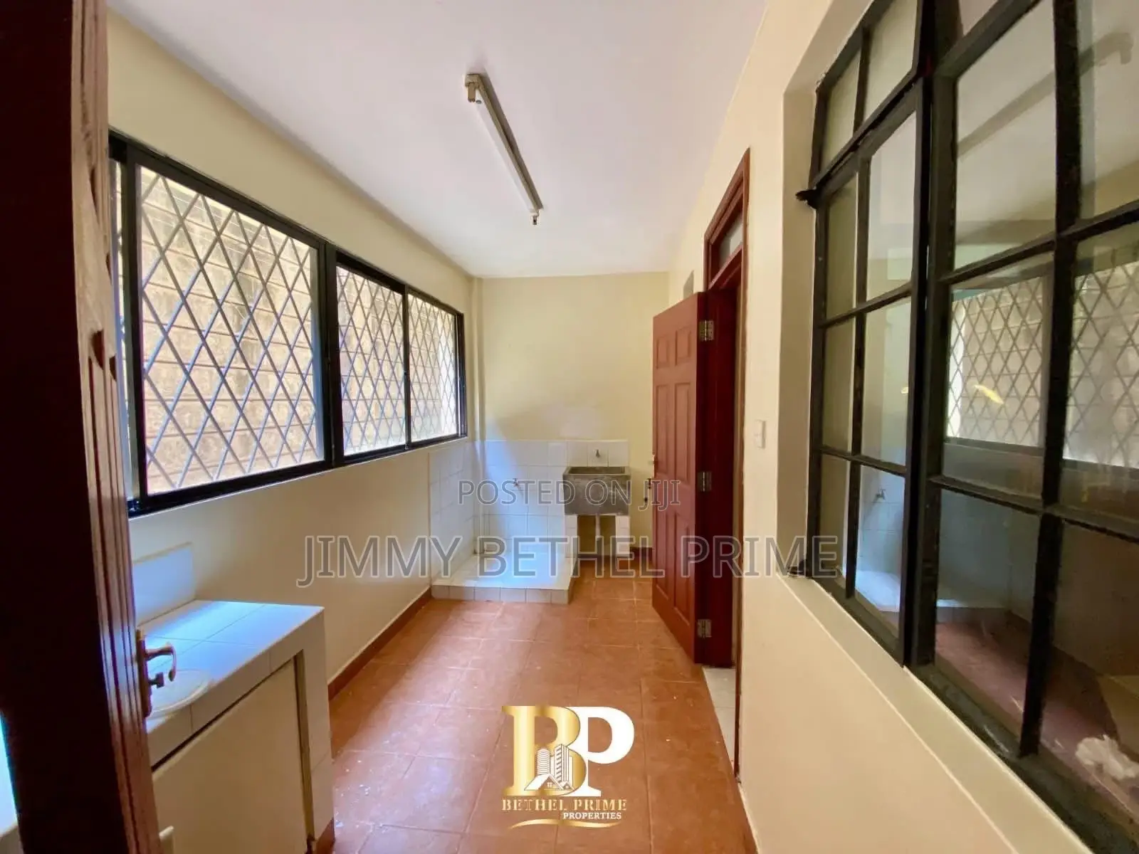 3bdrm Apartment in Spring Valley for sale
