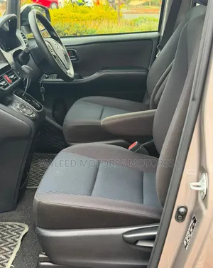 Toyota Voxy V 2WD 7-Seater 2020 Gray
