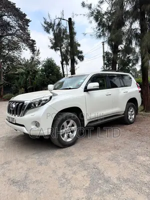 Toyota Land Cruiser Prado 2017 White