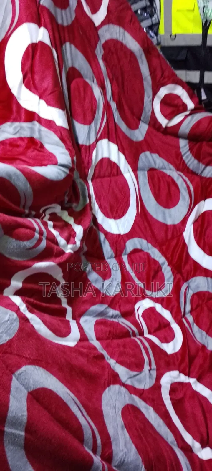 Multicoloured Single Woolen Duvet