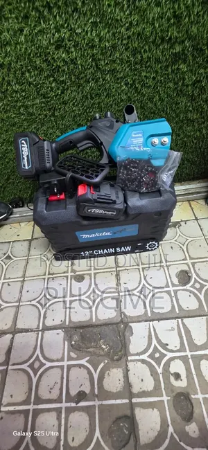 Makita 198V Cordless Chainsaw 12"