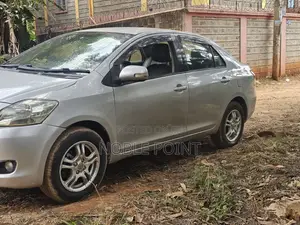 Toyota Belta 2009 Silver