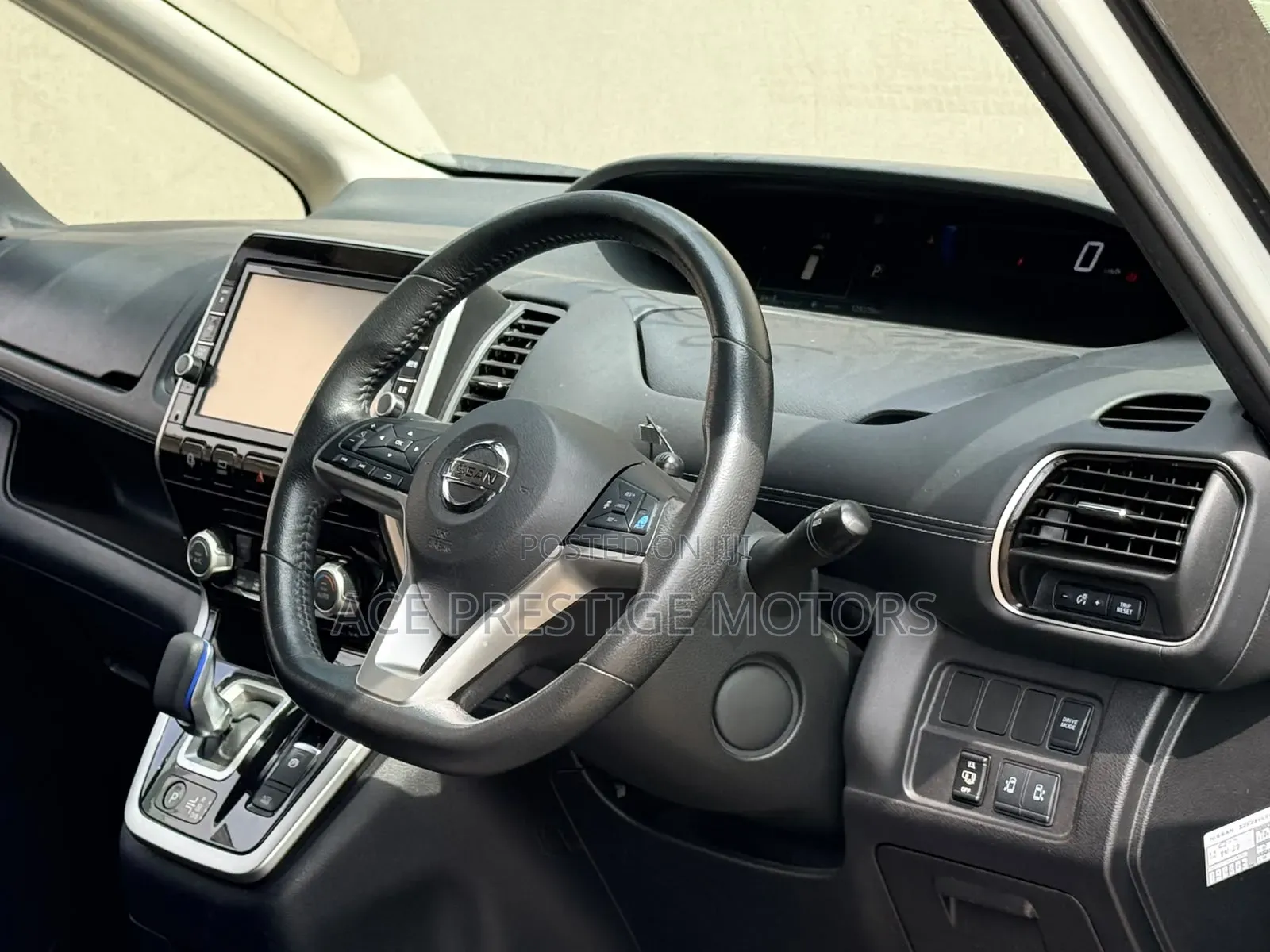 Nissan Serena 2019 White