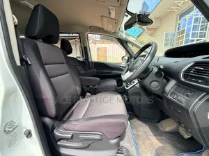 Nissan Serena 2019 White