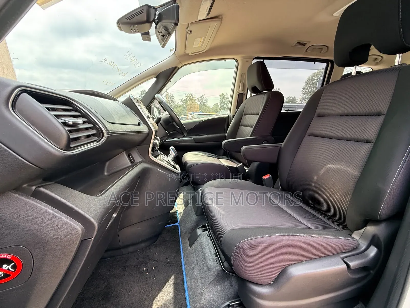 Nissan Serena 2019 White